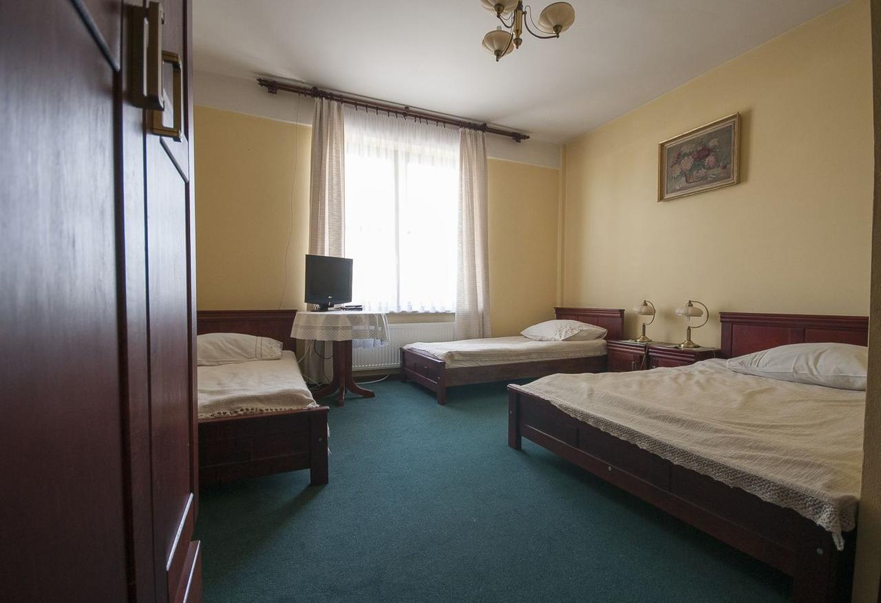 Hotel Restauracja Pod Parowozem Ostrowiec Świętokrzyski Dış mekan fotoğraf