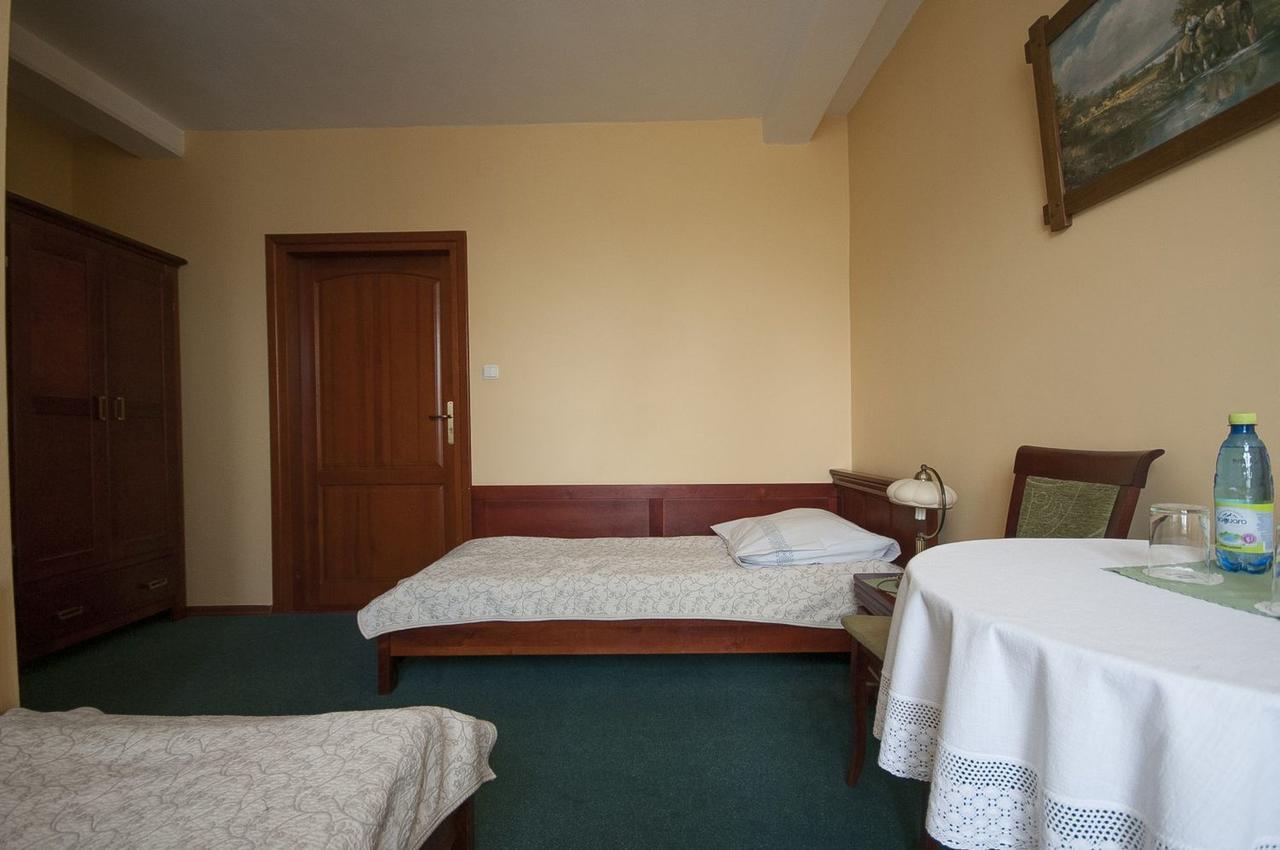Hotel Restauracja Pod Parowozem Ostrowiec Świętokrzyski Dış mekan fotoğraf