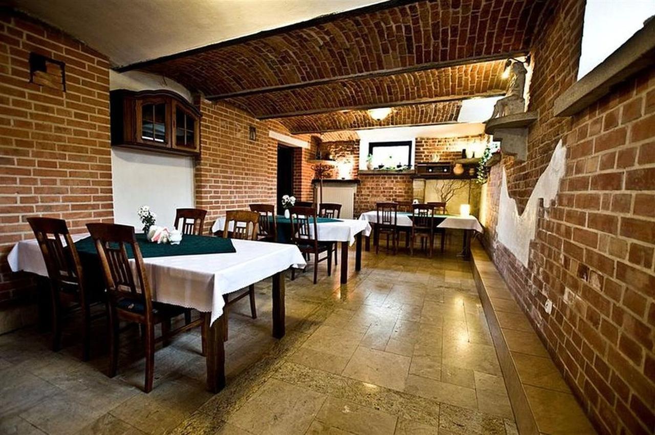 Hotel Restauracja Pod Parowozem Ostrowiec Świętokrzyski Dış mekan fotoğraf