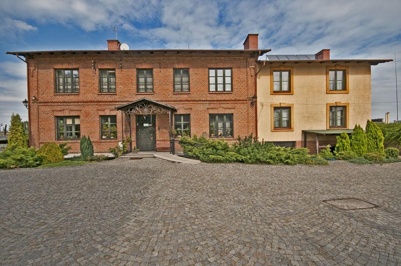Hotel Restauracja Pod Parowozem Ostrowiec Świętokrzyski Dış mekan fotoğraf