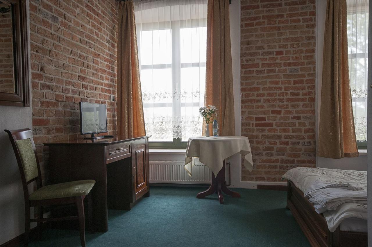 Hotel Restauracja Pod Parowozem Ostrowiec Świętokrzyski Dış mekan fotoğraf