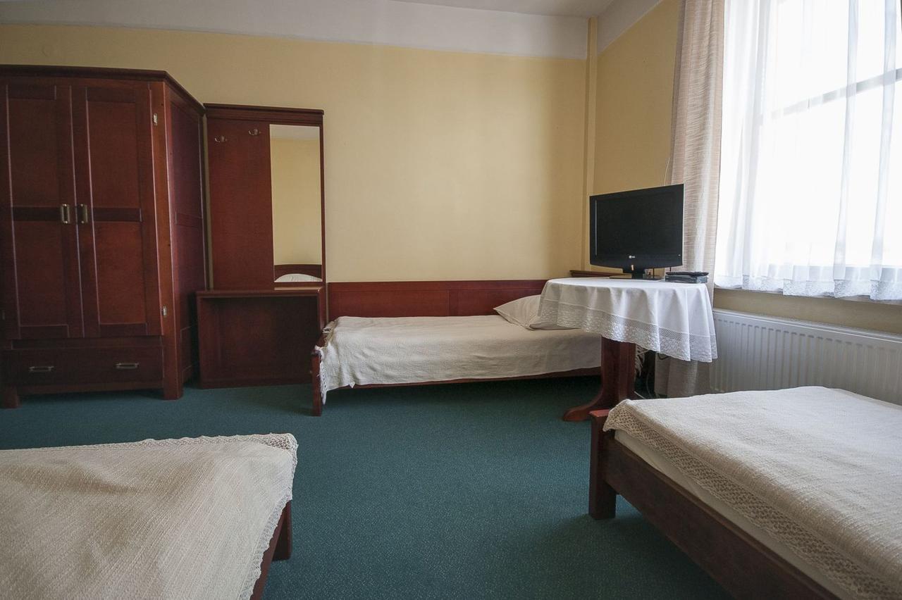 Hotel Restauracja Pod Parowozem Ostrowiec Świętokrzyski Dış mekan fotoğraf