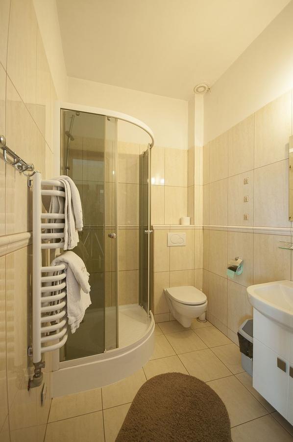 Hotel Restauracja Pod Parowozem Ostrowiec Świętokrzyski Dış mekan fotoğraf