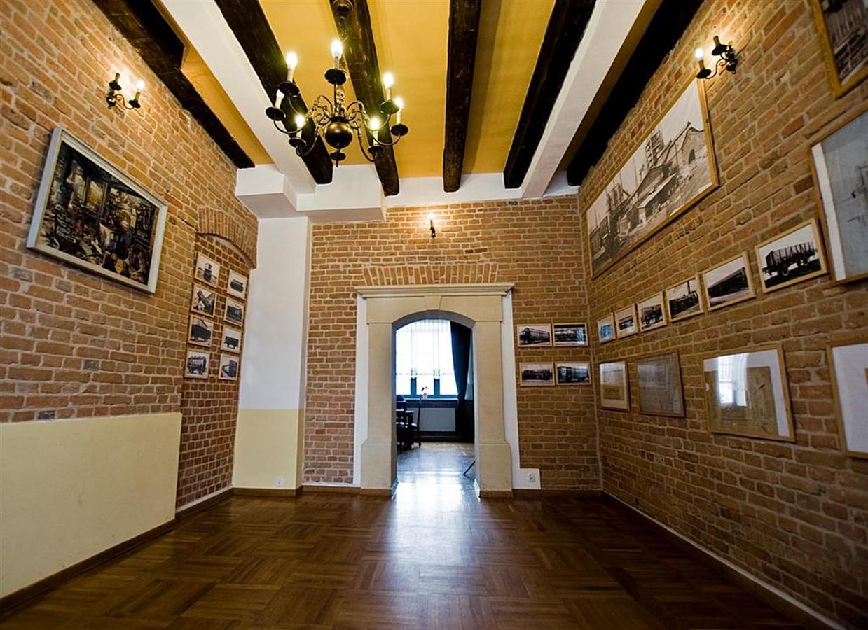 Hotel Restauracja Pod Parowozem Ostrowiec Świętokrzyski Dış mekan fotoğraf